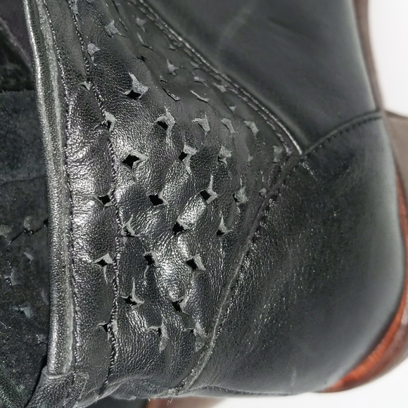 Kelsi dagger perforated booties - Picture 4 of 5